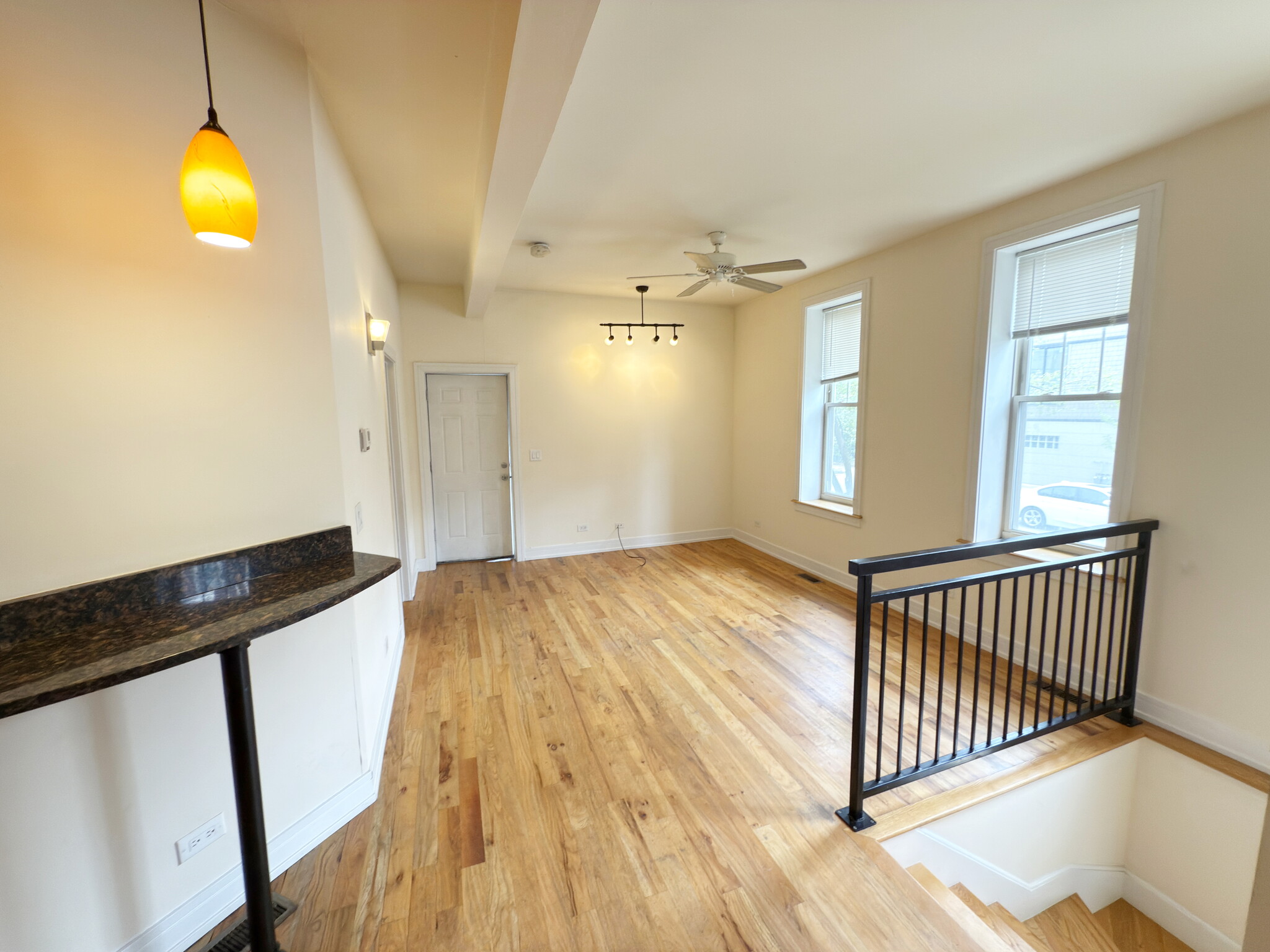 Building Photo - 2835 N Damen Ave