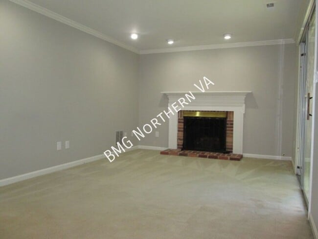 Building Photo - 21108 Twinridge Square