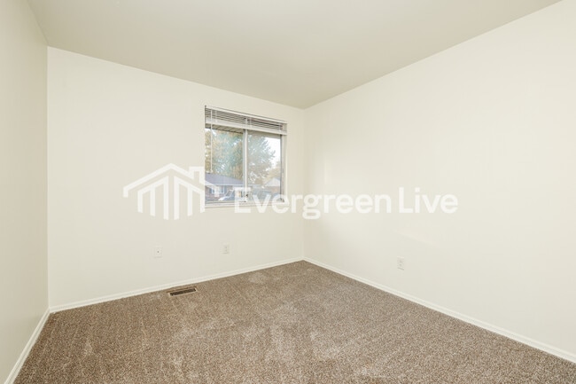 Building Photo - 7320 Kirkveiw Dr