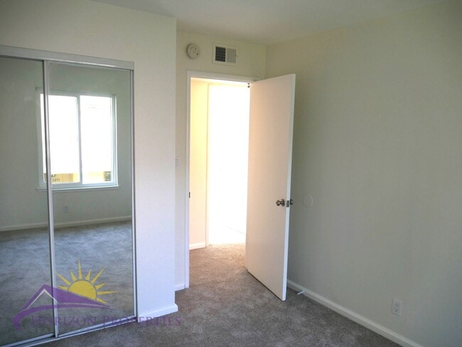 Building Photo - 3 Bed 2.5 Bath 1,380 sqft Townhome in Carm...