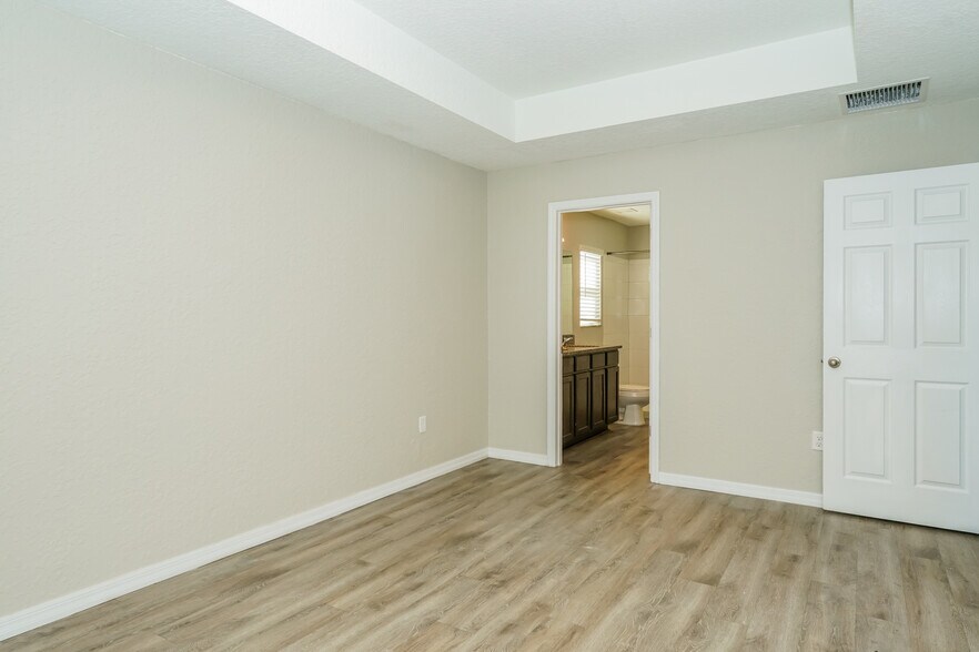 Building Photo - 6 Dogwood Radial