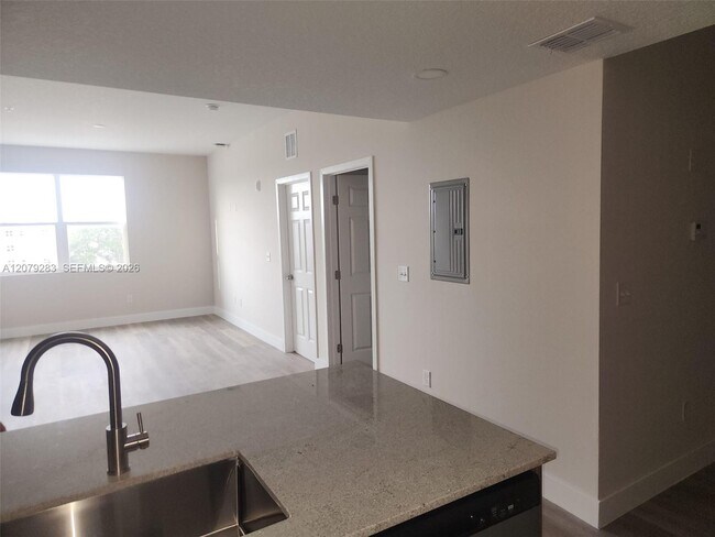 Building Photo - 4424 S Texas Ave