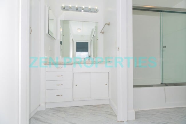 Building Photo - studio for rent at Lunalio Tower