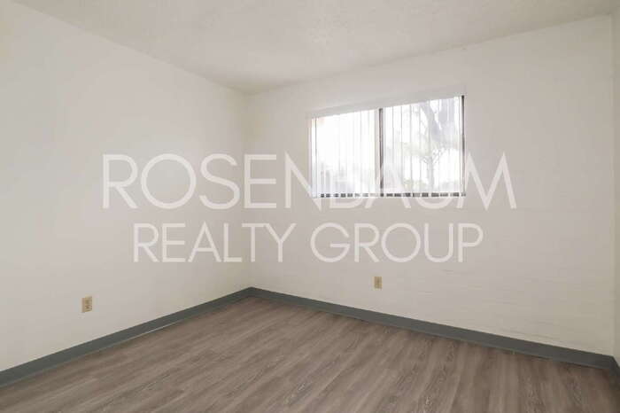 Building Photo - 1518 E Hedrick Dr