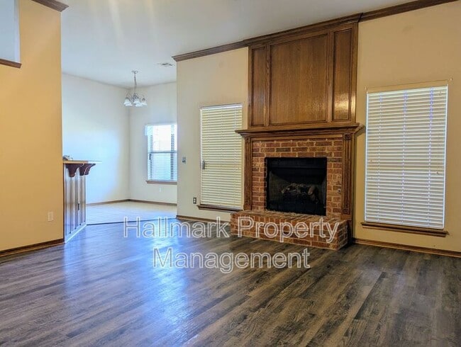 Building Photo - 2705 SE 92nd Cir