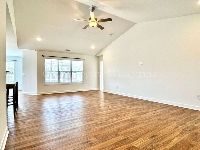 Building Photo - 5283 Vespar Ct