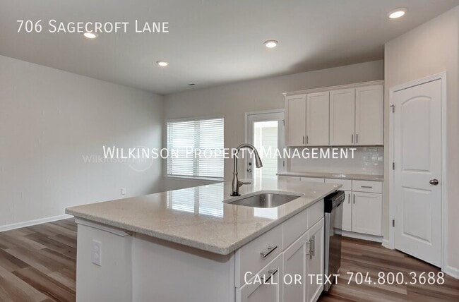 Building Photo - 706 Sagecroft Ln