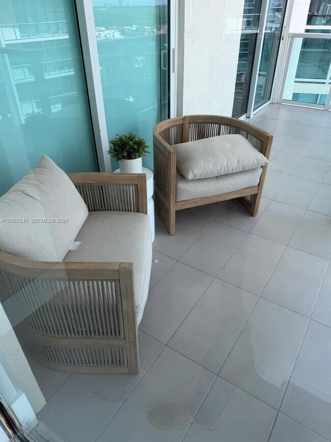 Building Photo - 250 Sunny Isles Blvd