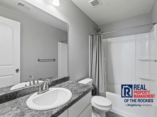 Building Photo - Beautiful, Well-Maintained Ranch Home in S...