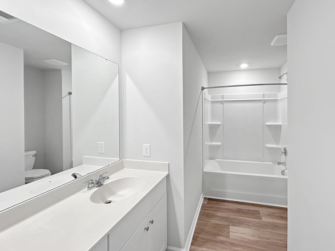 Building Photo - 367 Pine Crest View Dr