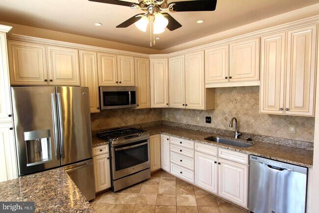 Building Photo - 10502 James Wren Way