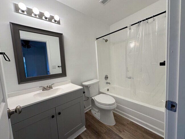 Building Photo - 4933 Lailwood Cir