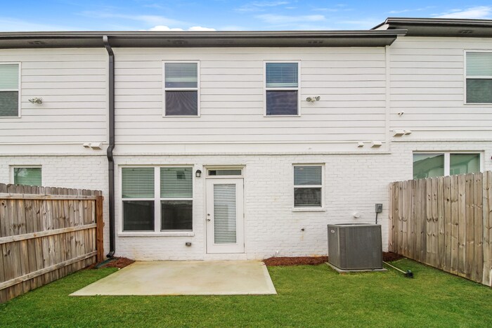 Building Photo - 80 Auburn Hls Dr