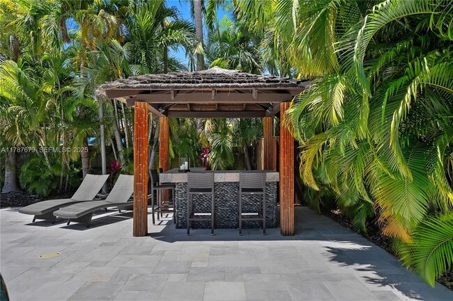 Building Photo - 122 E 2nd Ct