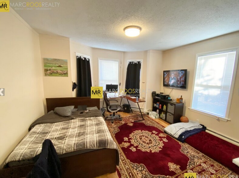 Building Photo - 5 Bickford Ave