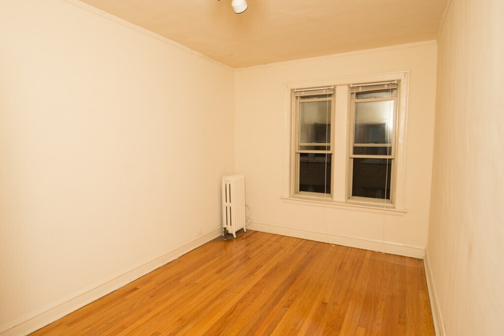 Building Photo - 4115 N Paulina St
