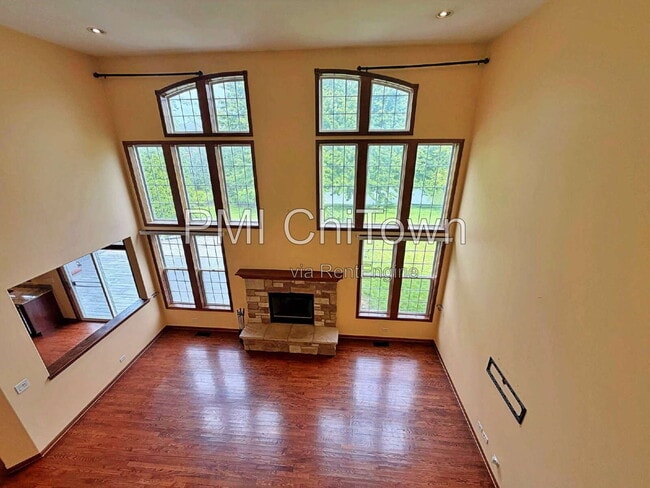 Building Photo - 2050 Rockland Dr