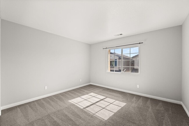 Building Photo - Beautiful Condo