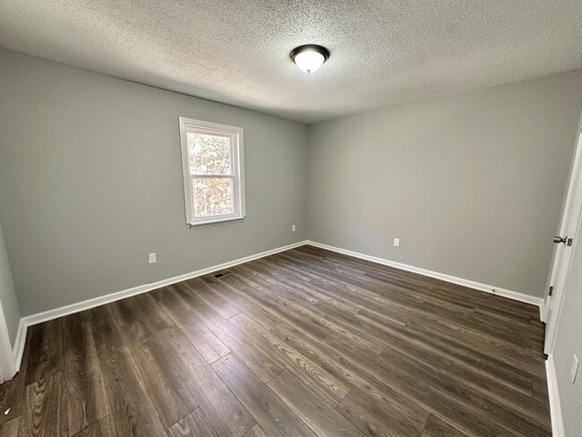 Building Photo - 1825 5th Way NW