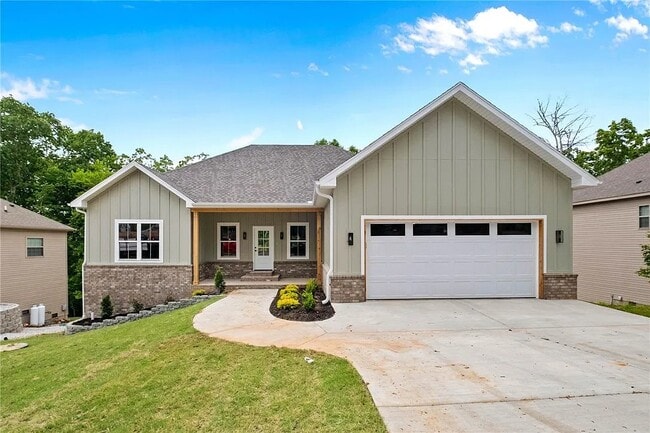 Building Photo - 40 Radcliffe Dr
