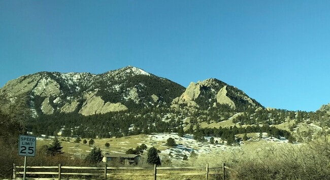 Building Photo - Fully Furnished Three Bedroom Home Available in Boulder 12-24 month lease FURNISHED ONLY.