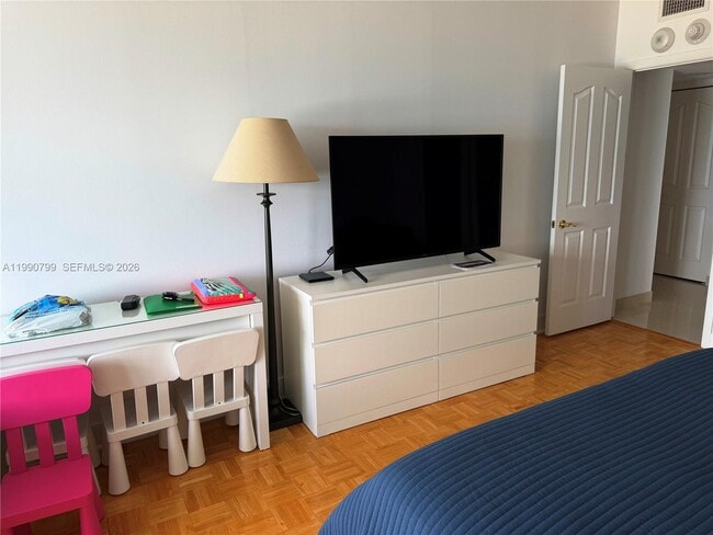 Building Photo - 4900 N Ocean Blvd