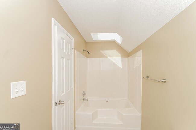 Building Photo - 5320 Brickleberry Way