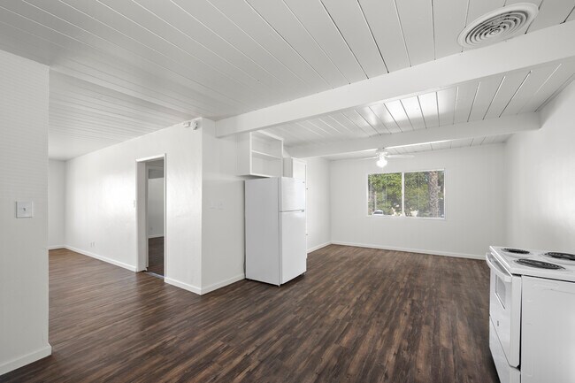 Building Photo - 5415 Lenox Dr