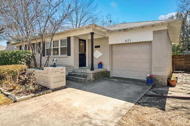 Building Photo - 621 Ridgedale Dr