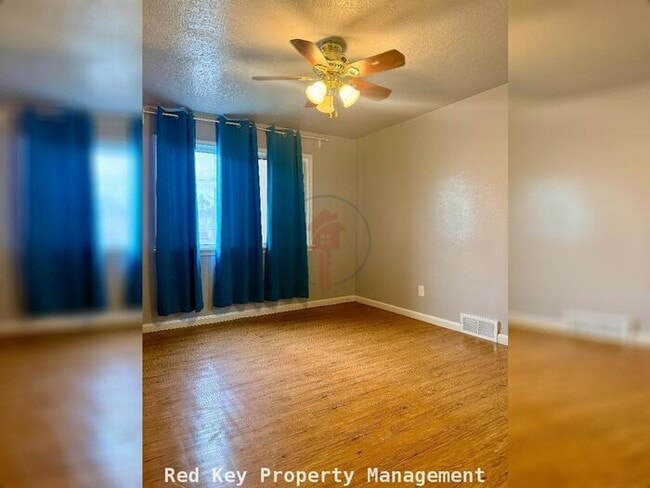 Building Photo - Unit A