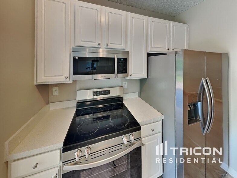 Building Photo - 10827 Azure Valley Pl