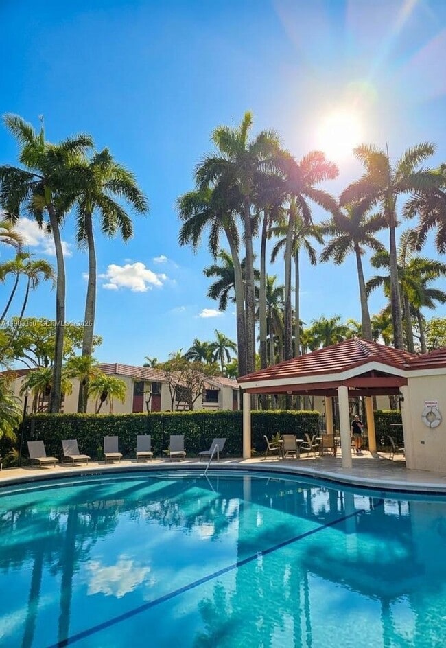 Building Photo - 20130 NE 3rd Ct