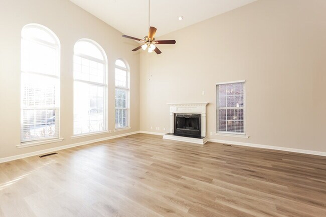 Building Photo - 4816 Aaron Dr