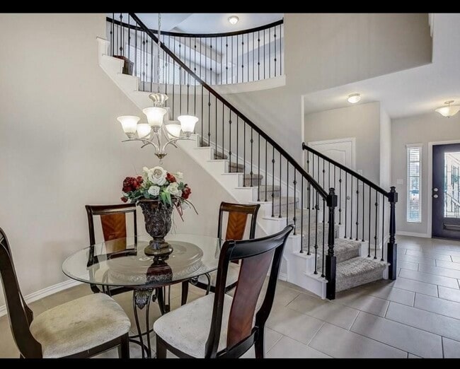 Building Photo - 8014 Arezzo Dr