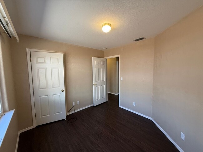 Building Photo - Single Story 4-bedroom home in Sylvan Scho...
