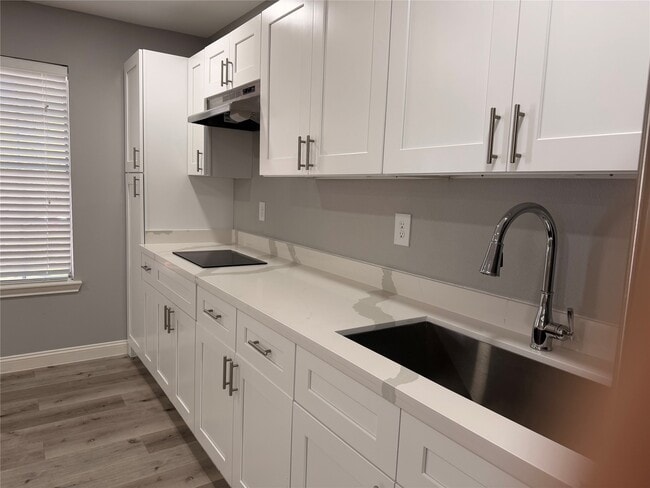 Building Photo - 6846 Hertford Park Dr