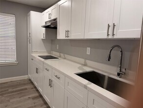 Building Photo - 6846 Hertford Park Dr