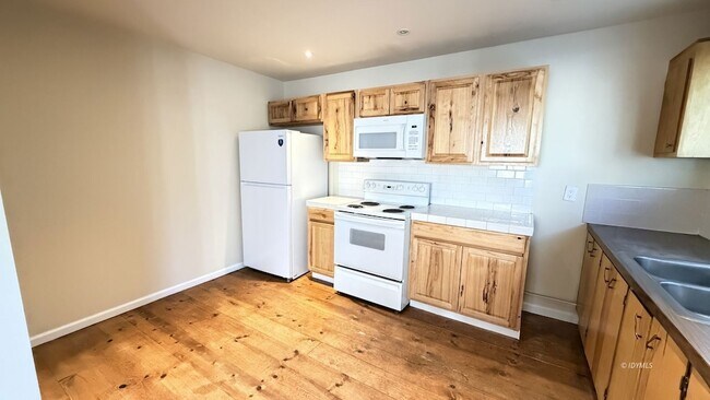 Building Photo - 23410 CA-243