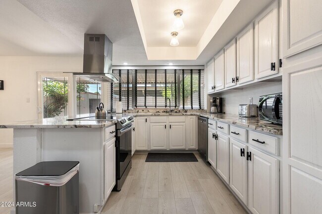 Building Photo - 4004 N Granite Reef Rd