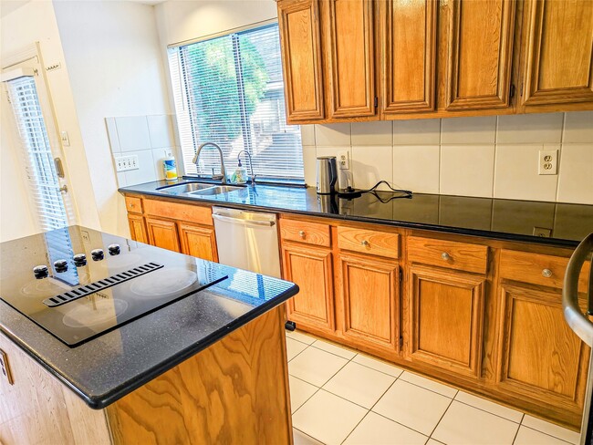 Building Photo - 3446 Mimosa Way