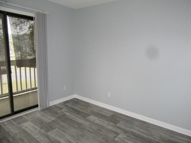 Building Photo - 10174 Beach Dr SW