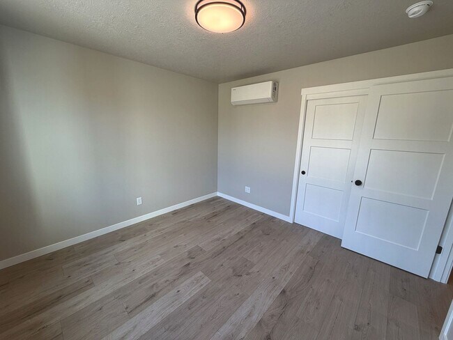 Building Photo - 1121 Sally Ln
