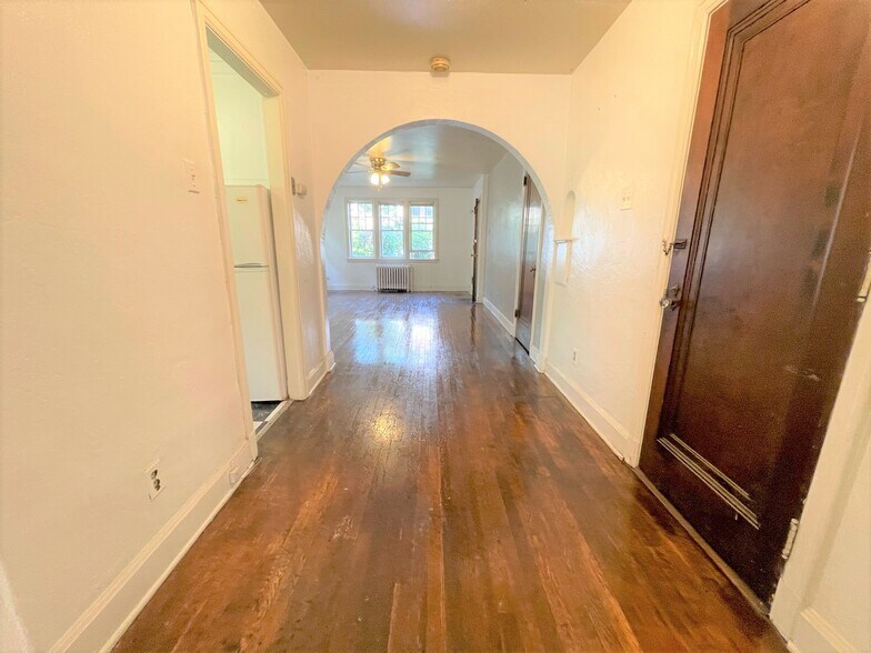 Building Photo - 1405 Severn St