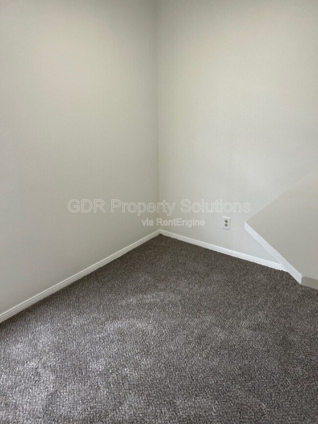 Building Photo - 401 14th St NW