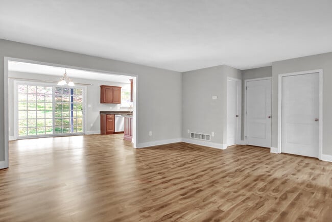 Building Photo - 16 Lismore Pl