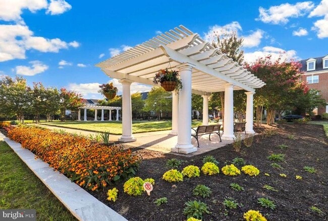 Building Photo - 5033 Softwood Ln