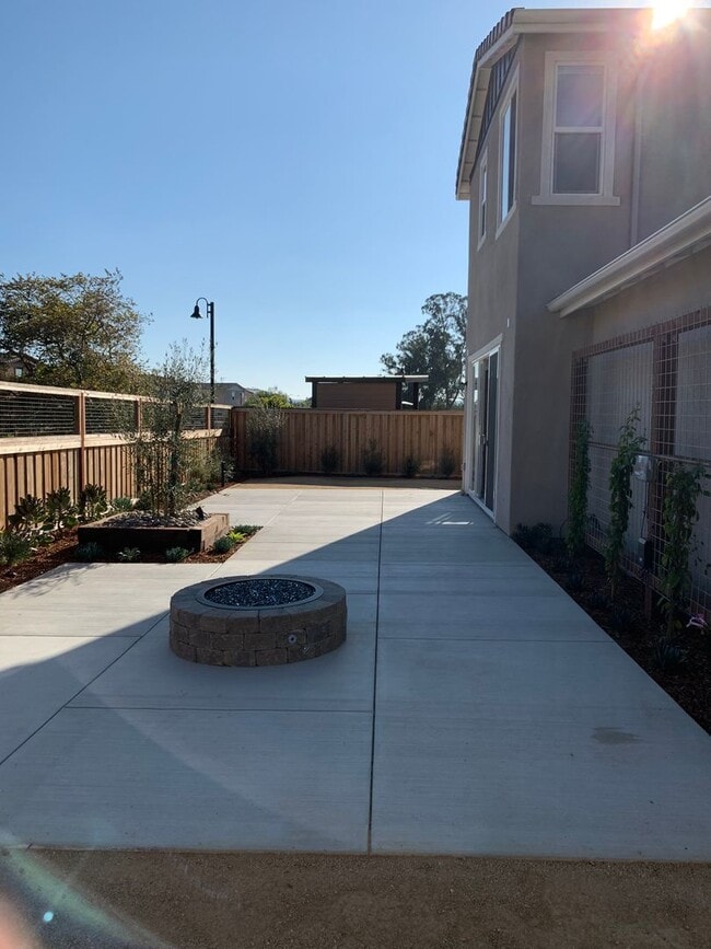 Building Photo - Beautiful 4 BD / 3 BA Home in Righetti Ranch