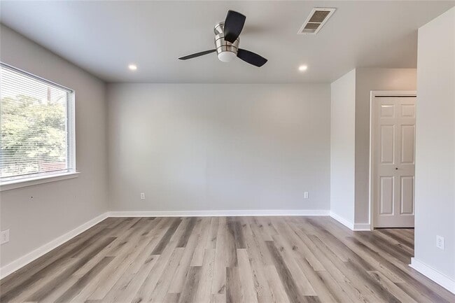 Building Photo - 506 Stonebridge Dr