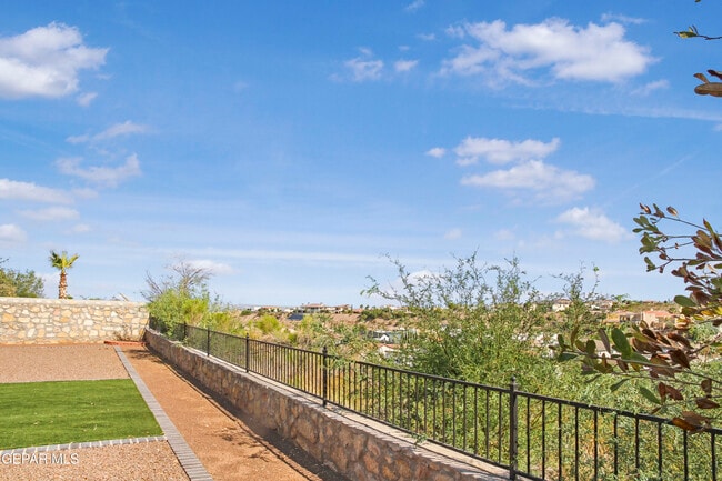 Building Photo - 6489 Calle Placido Dr