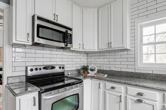 Building Photo - 4504 Hanover Ave